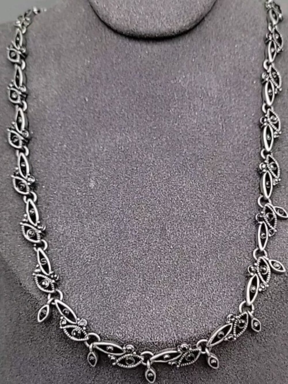 Vintage Crown Trifari Marcasite Dainty Leaf Petal Chain Necklace 18" Silver Tone